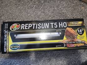 Zoo Med 097612320756 Reptisun T5 Ho Terrarium Hood With 10.0 Bulb 1ea/14 In