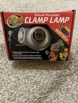 Zoo Med Deluxe Porcelain Clamp 5 1/2 W/ On/off Switch. Fixed Price $27.00.