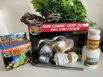 Zoomed Heat Lamp And Supplies *lot*. Fixed Price $70.00.