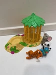 The Littlest Pet Shop Zoo Jungle Hut-home Of Bunch By Kenner (1993). Fixed Price $16.00.