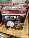 Lucky Herp Reptile Uva Uvb Mercury Vapor Bulb Lamp,screw THREAD,125 Watt (clear). Fixed Price $25.00.